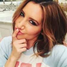 Brenda French (@anacondabean)