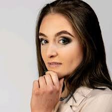 Leila Dyer's Instagram, Twitter & Facebook