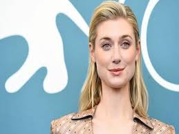 When she was five, the family moved to melbourne, where she grew up with two younger siblings. Elizabeth Debicki To Play Princess Diana In The Crown