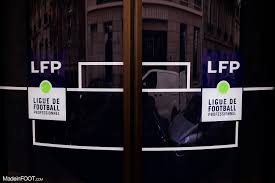 Arbitre de touche ligue 1 salaire est libre hd fond d'ecran a ete telecharger par admin. Ligue 1 Annonce D Un Echange Entre Les Arbitres Francais Et Portugais