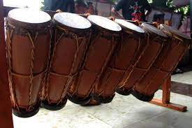 Cara memainkan alat musik tersebut adalah dengan cara ditiup. 15 Alat Musik Tradisional Sumatra Utara Tambah Pinter
