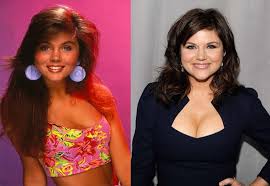 La scène qui se déroule 25 ans après dans le décor du fameux lycée de bayside ne dure que 8 minutes, mais réunie tout de même. Sauves Par Le Gong Que Sont Ils Devenus Daily Movies