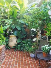 16 Simple Solutions For Small Space Landscapes Small Backyard Gardens Courtyard Gardens Design Small Courtyard Gardens