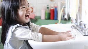 Teacher's viral experiment will ensure your kids never skip hand-washing  again--Aleteia