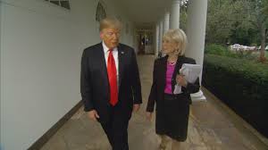 60 minutes is a series that is currently running and has 53 seasons (1093 episodes). 60 Minutes To Air Trump Interview Sunday Despite Release Of Footage Variety