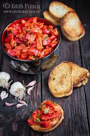 Este o salata ce intotdeauna mi se pare a nu fi de ajuns pentru cata pofta am si imi provoaca aroma de ardei copti. Salata De Ardei Copti Edith S Kitchen