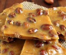 Des Barres Crunchies Au Chocolat Et Beurre D Arachides Prete En 3 Minutes Recipe Brittle Recipes Desserts Food