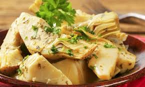 Les artichauts sont des légumes que l'on effeuille et trempe dans une sauce. 7 Usages Extraordinaires Pour Les CÅurs D Artichauts Trucs Pratiques