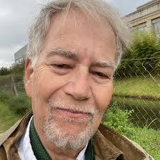 Mi apellido GOLDSTEIN es lo mejor que me representa. Mi familia hizo un pan  . PAN GOLDSTEIN . Lo han comido y conocido muchísimas personas . Es lo  mejor de mi para