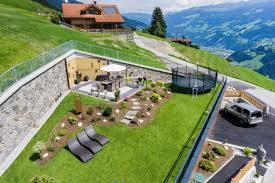 Book ferienhaus mit garten und pool am gardasee & save big on your next stay! Ferienhaus Johanna Hippach Mayrhofen Garten Mit Bergblick Ferienhaus Johanna Ferienwohnungen In Hippach Im Zillertal