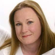 Laura Cogswell's Instagram, Twitter & Facebook