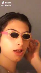 @hoemoticon's video Tweet