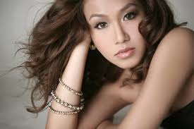 Former participant at ABS-CBN&#39;s Voice Workshop under Jojo Acosta, Rachelle Ann Go, has been cast in London&#39;s West End revival of Miss Saigon musical in 2014 ... - rachelleAnnGo