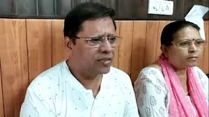 Indian couple sue son and his wife to demand a grandchild