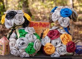 We have collected ideas, inspiration and the supporting poles were entwined with white and gold flowers. Paper Roses Like These Make Beautiful Bouquets That Last Forever