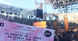 On Est Dans La Fosseeeeee Nimes Unesco Jesoutiensnimes Lcdla Lcdla2017 Arenesdenimes Lachansondelan Nimes Instagram Instagram Posts