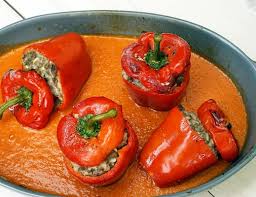 Gefullte Paprika Mit Reis Und Tomaten Sauce Klassisch Zubereitet Gefullte Paprika Hackfleisch Gefullte Paprika Mit Reis Paprika Mit Hackfleisch