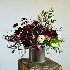 Rustic Arrangement Bloom College In 2020 Rustic Flower Arrangements Fall Floral Arrangements Flower Arrangements
