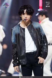 Usted puede descargar musica de bts down escuchar musica de bts 2020 gratis. V Kim Taehyung Bts Bangtan Boys V Kimtaehyung Bts Btsv Bts Musicas Taeyoung Dubai Khalifa