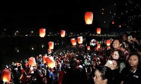 Banjir melanda semarang, jawa tengah, sabtu (6/2/2021). Ribuan Orang Terbangkan 4 700 Lampion Festival Banjir Kanal Barat Balipost Com