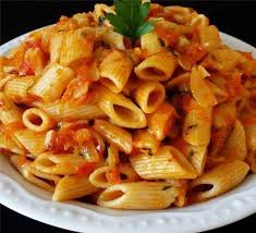 domates soslu makarna ve daha fazlasi icin ziyaret edebilirsiniz sos makarna soslumakarna makarnasoslu yemek food recipe yemek tarifleri makarna yemek