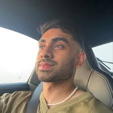 Ralph Lander's Instagram, Twitter & Facebook