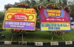 Karena daerah batu malang yang berada tidak jauh dengan kota surabaya merupakan wilayah penghasil bunga. Komunitas Orang Malang Puji Kinerja Jokowi Jk Lewat Karangan Bunga