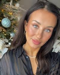 Samantha Dodge's Instagram, Twitter & Facebook