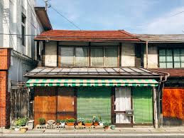 It is built to give the japanese house ambiance. Cute Little Japanese House On Matsumoto Street By Rowena Naylor Japan House