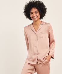 Robe chemise longue rose poudré satiné. Chemise Pyjama D Homme Satinee Rose Poudre Etam