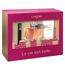 Lancome La Vie Est Belle Florale Eau De Toilette 45 00 Lancome La Vie Est Belle 30ml Classic Christmas Gift Set Boots Fragrance Gift Set Christmas Gift Sets Lancome