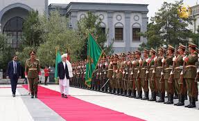 لحظة الهجوم على القصر الرئاسي بكابول أثناء صلاة العيد. Ù‡Ø¬ÙˆÙ… ØµØ§Ø±ÙˆØ®ÙŠ Ù‚Ø¨Ù„ Ø®Ø·Ø§Ø¨ Ø§Ù„Ø±Ø¦ÙŠØ³ Ø§Ù„Ø£ÙØºØ§Ù†ÙŠ Ø¨Ø¯Ù‚Ø§Ø¦Ù‚ Ø§Ù„Ù…ÙŠØ§Ø¯ÙŠÙ†