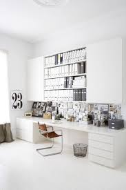 Mooie Manier Op Je Boeken Op Te Bergen Boven Je Bureau Home Office Design Home Office Decor Home Office Space