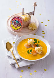 Le Veloute Au Potiron St Jacques Et Tete De Moine Par Fromage Suisse Aop Recette De Soupe Facile Recette Soupe Recettes De Cuisine