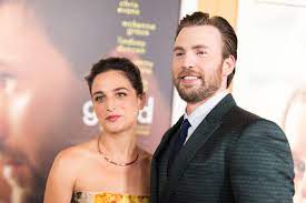Chris evans is a popular hollywood actor who is mostly famous for his role of the superhero captain america in movies about the marvel universe. Chris Evans Says Ex Girlfriend Jenny Slate Thought He Was A Bro Iheartradio