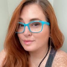 Sweet Cheeks Kari 🍭 (@gingersnapkc)