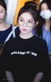 Round Eyeglasses Give You An Adorable Vintage Look And Can Be Matched With A Casual Outfit Shop Prescription Round Glasses Red Velvet Irene Red Velvet Velvet
