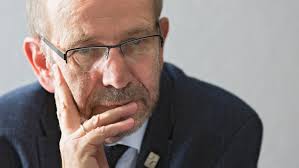 Um die nachfolge von präses manfred rekowski bewerben sich zwei männer und eine frau. Rheinischer Prases Rekowski Scheidet Anfang 2021 Aus Dem Amt Evangelisch De