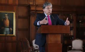 La noticia fue confirmada por su hermano, josé renán trujillo a través de twitter. Murio Ministro De Defensa De Colombia Victima Del Coronavirus Banca Y Negocios