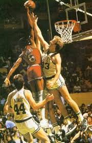 Come per la prima guerra mondiale, lo scoppio delle ostilità, prima in giappone e cina e poi in europa, ha reso impossibile lo svolgimento dei giochi della xii e xiii olimpiade rispettivamente nel 1940 e nel 1944. Pallacanestro Basket