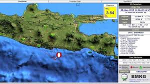 Langsung cari tahu pusat gempanya di mana dengan akses web bmkg, lihat aplikasi bmkg. Madiun Gempa Hari Ini Gempa Hari Ini Bmkg Catat Gempa M 3 4 Guncang Madiun Pagi Ini Kedalaman 16 Km
