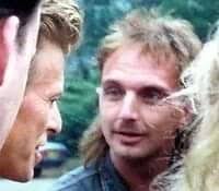 Kan iemand deze foto bewerken? Bowie en ik jaaaaaren geleden