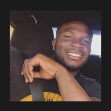 Would you play Fear Pong with your parent? 🤔 Check out Aaron play his mom  Shirley in #FearPong! 🍻