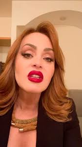 Mónica Rivero Cuéllar , @vivir de amor