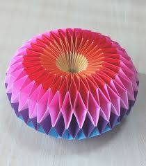 くるくると模様が変わる！ 立体の虹 万華鏡折り紙 立体・オブジェ mame 通販 16109444｜Creema(クリーマ)