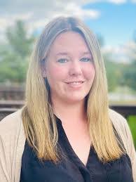 Ashley Renwick's Instagram, Twitter & Facebook