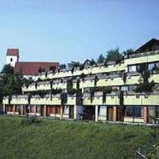 Das haus hubertus liegt erhaben auf dem westlichen höhenzug des mittleren schussentals, wenige autominuten von weingarten und ravensburg entfernt. Hotel Haus Hubertus Berg Baden Wurttemberg Find Discount