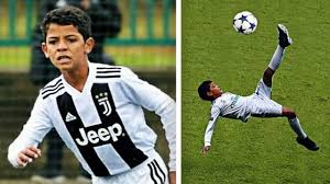 Born 5 february 1985) is a portuguese professional footballer who plays as a forward for serie a club. Wie Gut Ist Der Sohn Von Cristiano Ronaldo Gibt Es Einen Besseren Youtube