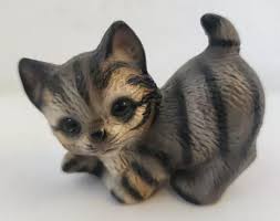 HARVEY KNOX CERAMIC Tabby Cat Figurine £4.50