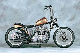 斬新な発想のもと生まれるポップなカスタムがショップカラーのヒデモ 超希少なサンダーヘッドを現代に蘇らせオールドスクールなチョッパーに というテーマに沿いフィニッシュ チョッパー ショベルヘッド ハーレーダビッドソン